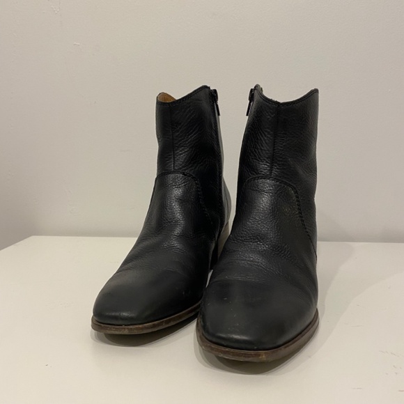 Lucky Brand Laidem Black Pebbled Leather Western Heeled Bootie Size 8 - Picture 2 of 5